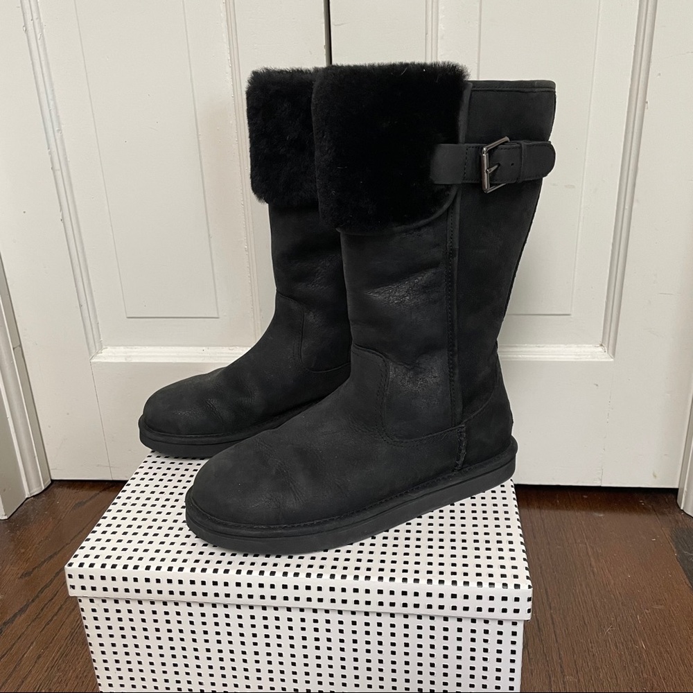 Black Ugg Wilowe Sheepskin Boots 7 8 1007712